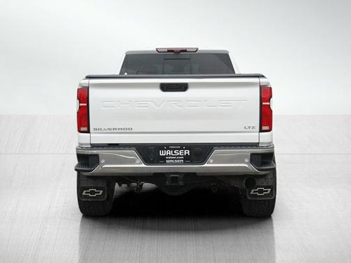 Iridescent Pearl Tricoat 2024 Chevrolet Silverado 3500 LTZ