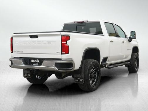 Iridescent Pearl Tricoat 2024 Chevrolet Silverado 3500 LTZ