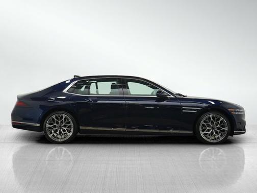 2024 Genesis G90 e-SC