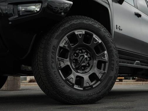 Magnus Gray Matte 2026 GMC HUMMER EV SUV 3X