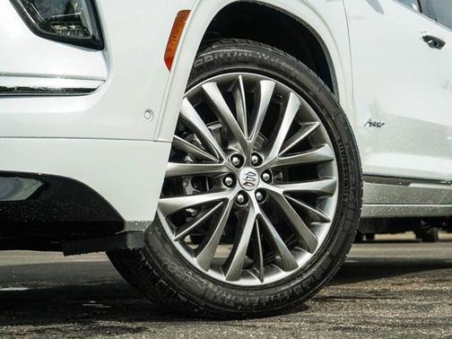 Iridescent White Tricoat 2026 Buick Enclave Avenir