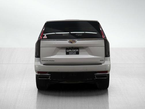 2022 Cadillac Escalade Luxury