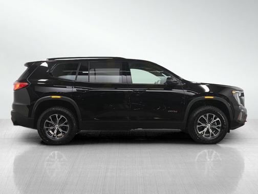 2026 GMC Acadia AWD AT4