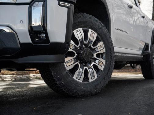 2025 GMC Sierra 3500 Denali