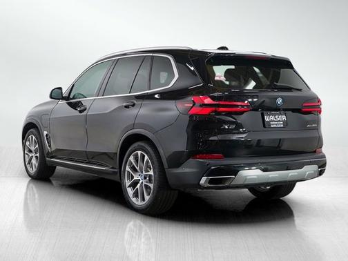 Black Sapphire Metallic 2025 BMW X5 xDrive50e