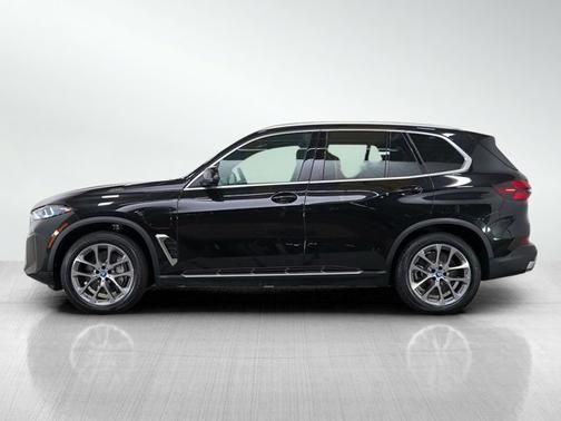 Black Sapphire Metallic 2025 BMW X5 xDrive50e