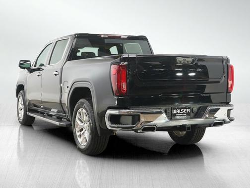Onyx Black 2022 GMC Sierra 1500 SLT