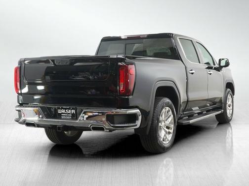 Onyx Black 2022 GMC Sierra 1500 SLT