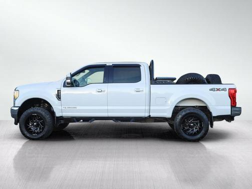 White 2017 Ford F-250 Lariat