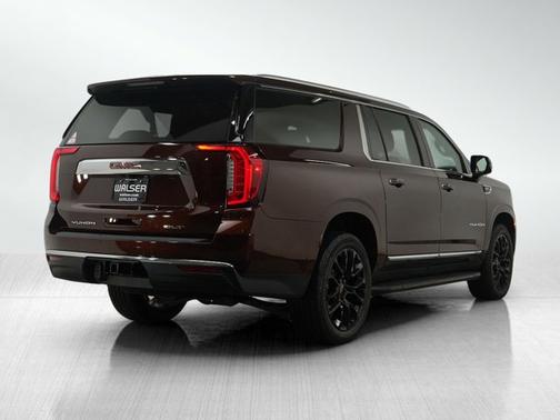2022 GMC Yukon XL SLT