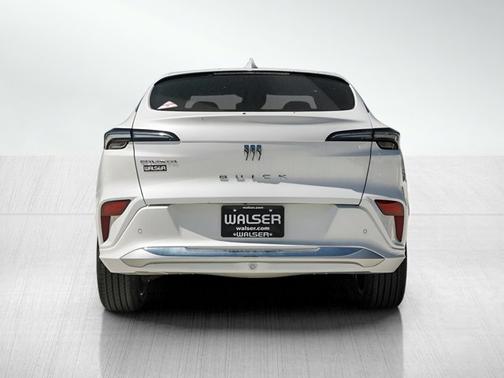 White Frost Tricoat 2026 Buick Envista Avenir