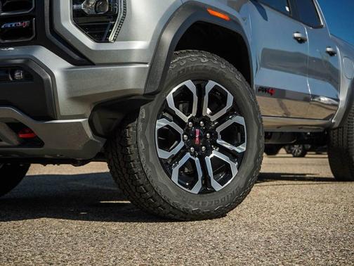 2026 GMC Canyon 4WD AT4