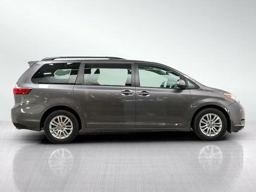 Predawn Gray Mica 2017 Toyota Sienna XLE