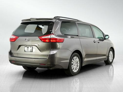 Predawn Gray Mica 2017 Toyota Sienna XLE