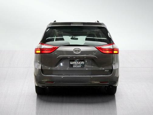 Predawn Gray Mica 2017 Toyota Sienna XLE