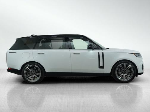 2025 Land Rover Range Rover SE