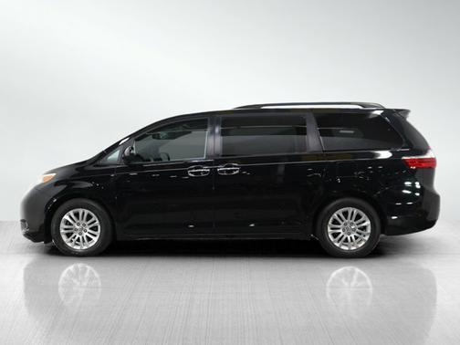 2016 Toyota Sienna XLE