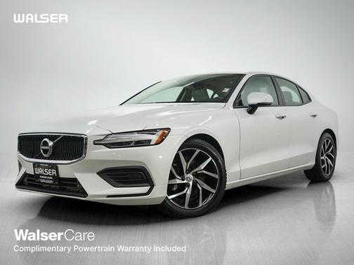 Crystal White Pearl 2020 Volvo S60 T5 Momentum