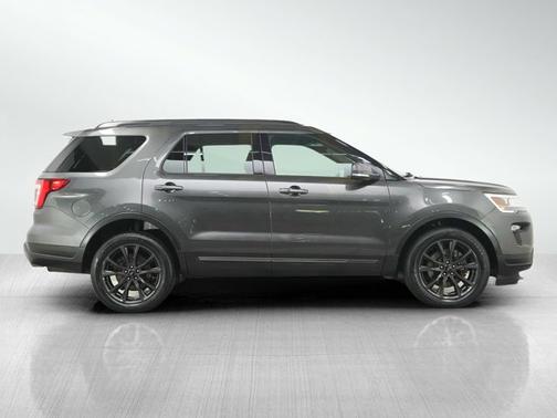 Magnetic 2018 Ford Explorer XLT