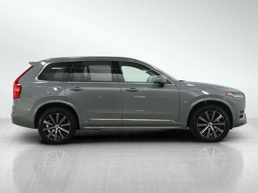 2024 Volvo XC90 Plus Bright Theme