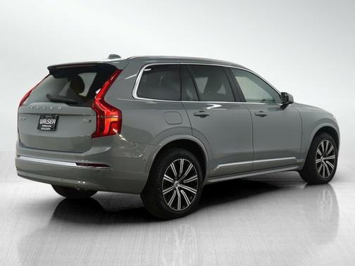 2024 Volvo XC90 Plus Bright Theme