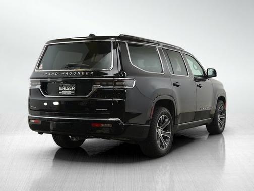 Diamond Black Crystal Pearlcoat 2022 Jeep Grand Wagoneer Series I