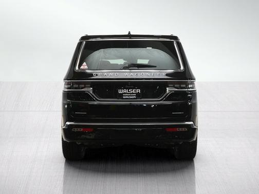 Diamond Black Crystal Pearlcoat 2022 Jeep Grand Wagoneer Series I