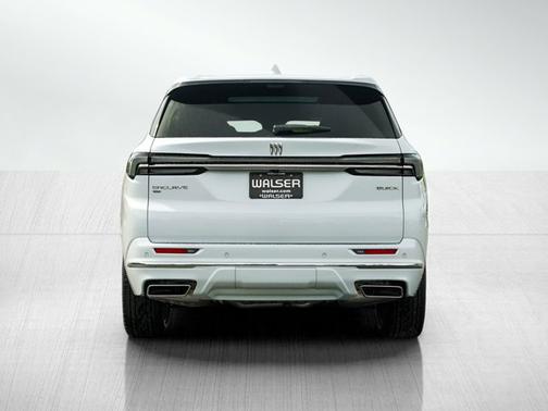 Iridescent White Tricoat 2026 Buick Enclave Avenir