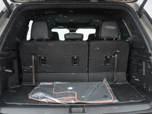 2026 GMC Acadia AWD AT4