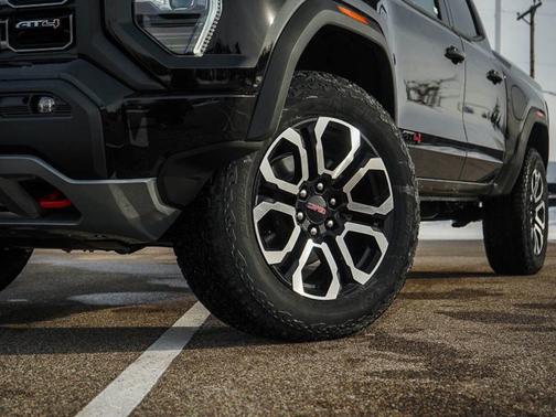2026 GMC Canyon 4WD AT4