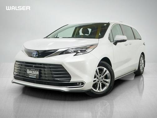 2023 Toyota Sienna Platinum