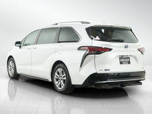 2023 Toyota Sienna Platinum