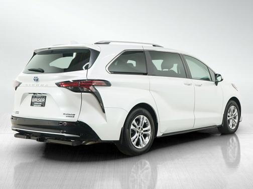2023 Toyota Sienna Platinum