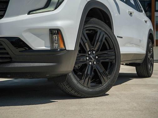 Glacier White Tricoat 2026 GMC Acadia AWD Elevation