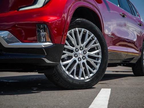 2025 GMC Acadia Denali