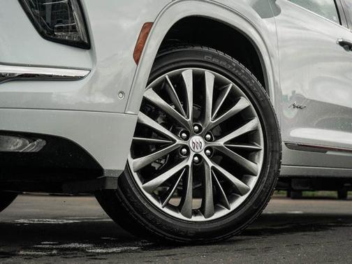 Iridescent White Tricoat 2026 Buick Enclave Avenir