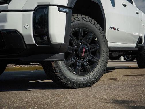 2025 GMC Sierra 3500 AT4