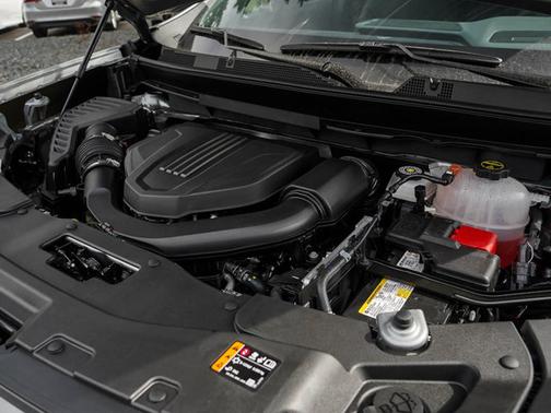 2025 GMC Acadia AWD AT4