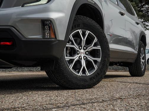 2025 GMC Acadia AWD AT4