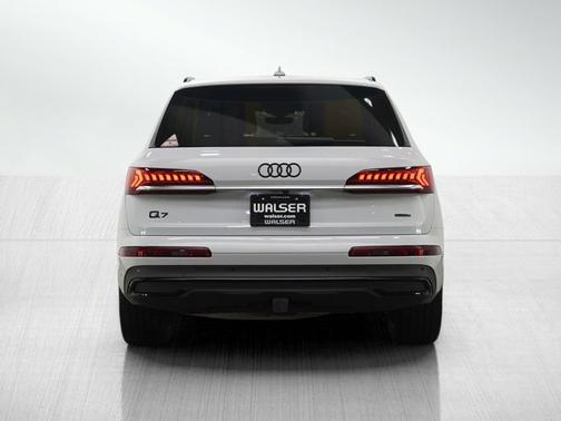 2021 Audi Q7 Premium Plus