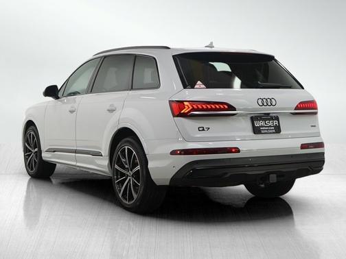 2021 Audi Q7 Premium Plus