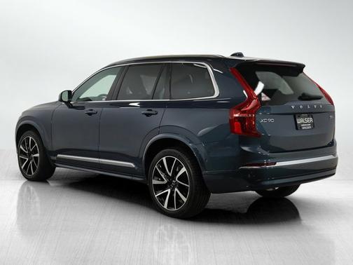 2024 Volvo XC90 Plus Bright Theme