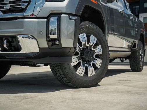 Sterling Metallic 2026 GMC Sierra 3500 Denali