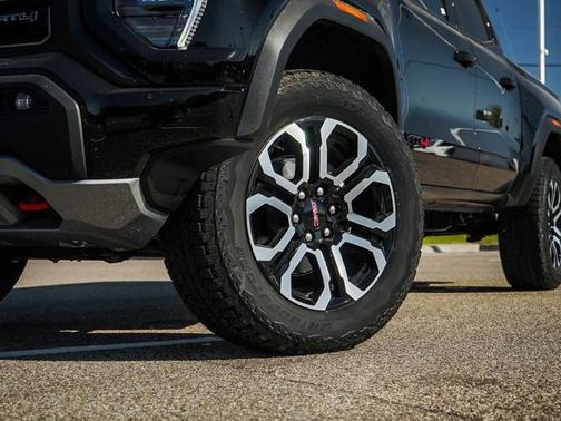 2026 GMC Canyon 4WD AT4