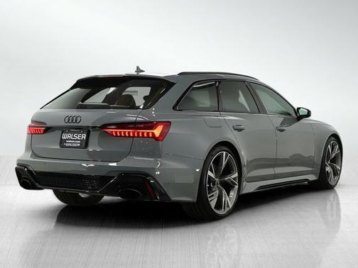 2022 Audi RS 6 Avant 4.0T (Tiptronic)