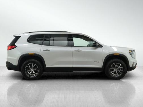 2024 GMC Acadia AWD AT4