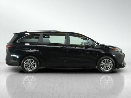 2024 Toyota Sienna Platinum