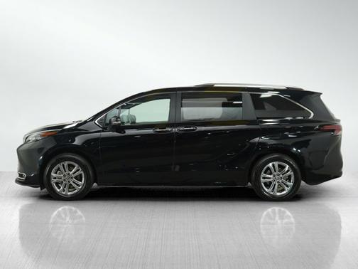 2024 Toyota Sienna Platinum