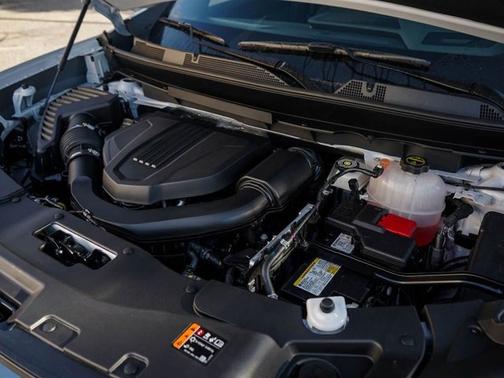 2025 GMC Acadia AWD AT4