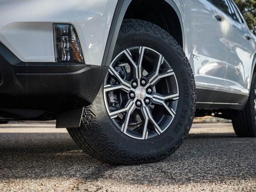 2025 GMC Acadia AWD AT4